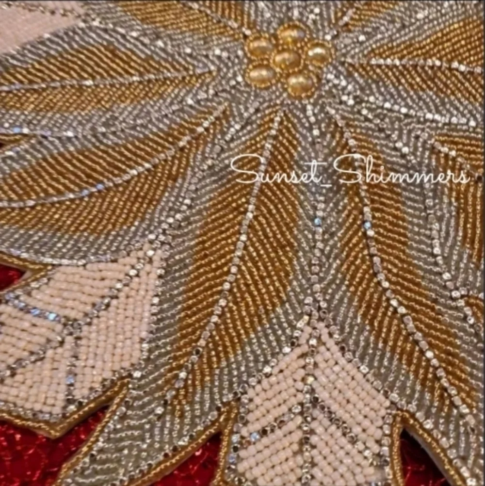 x4 Nicole Miller White Gold Silver POINSETTIA Sparkly Beaded Placemats Chargers